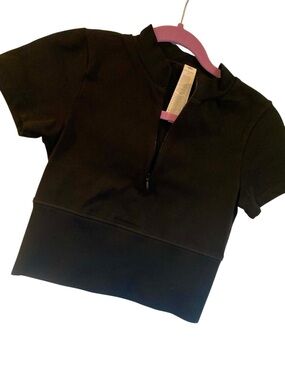 Alo Yoga 1/4 Zip Short Sleeve BLACK Size: XS